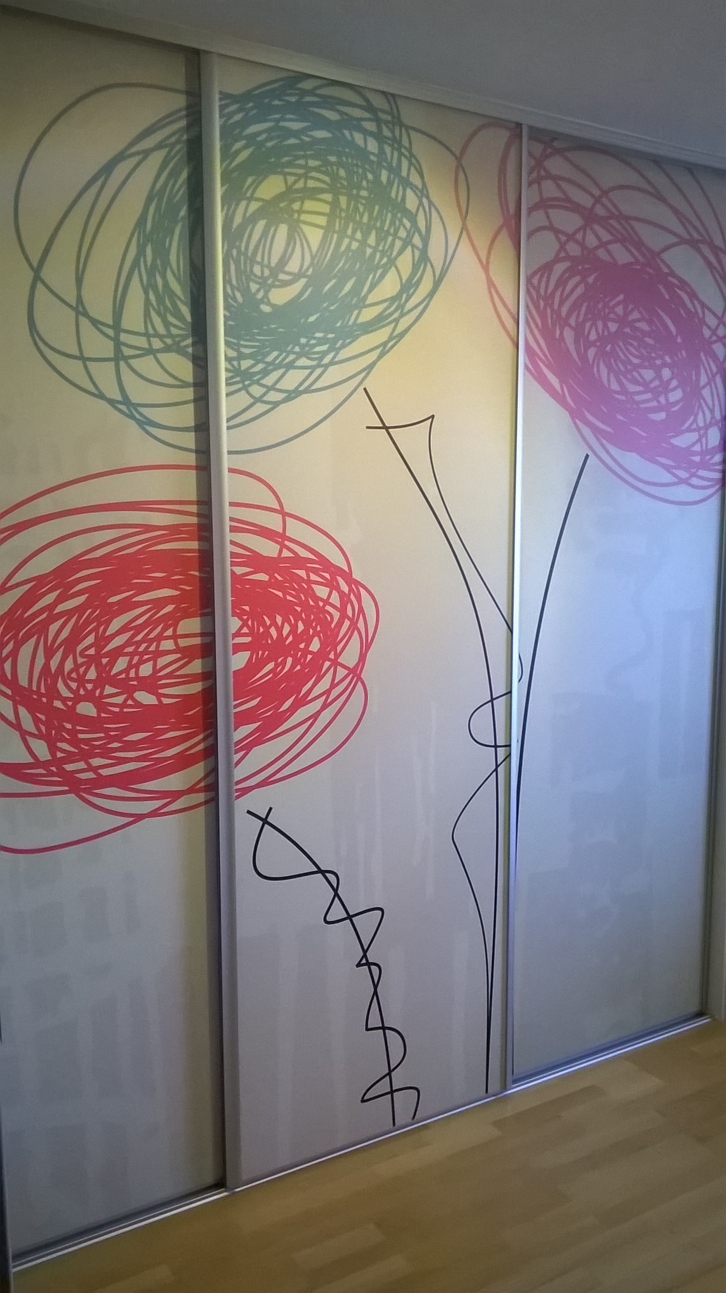 Skriňa detská izba farebná